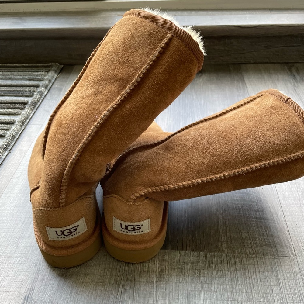 Girls chestnut tall uggs